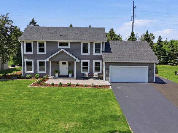 2734 Shadow Wood Court , Chaska, MN 55318