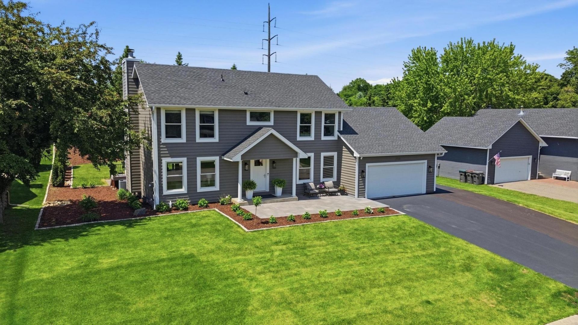 2734 Shadow Wood Court , Chaska, MN 55318