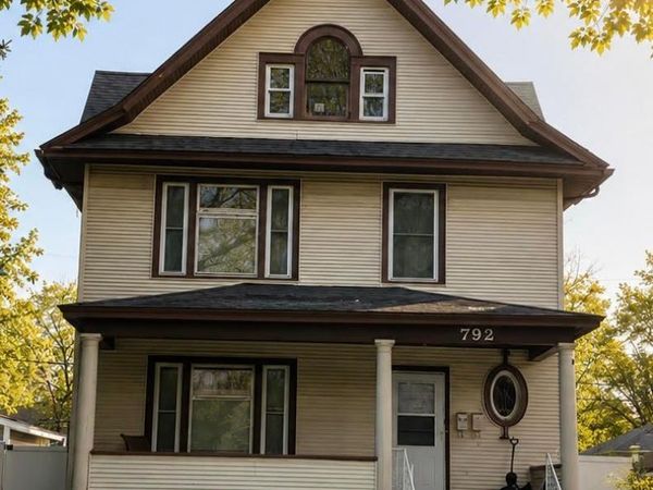 792 Fuller Avenue , Saint Paul, MN 55104