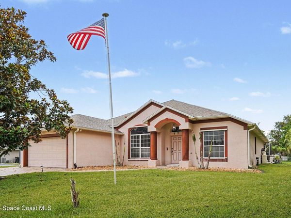 974 Pebble Avenue NE , Palm Bay, FL 32907