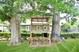 1721 Harrington Street photo 4