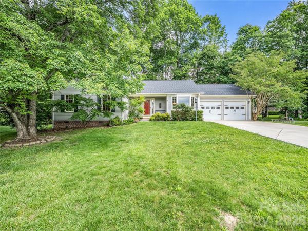 606 Woodberry Court, Fletcher, NC 28732