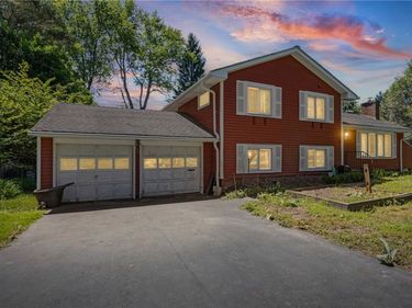 90 Hotchkiss Circle , Penfield, NY 14526