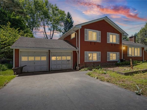 90 Hotchkiss Circle , Penfield, NY 14526