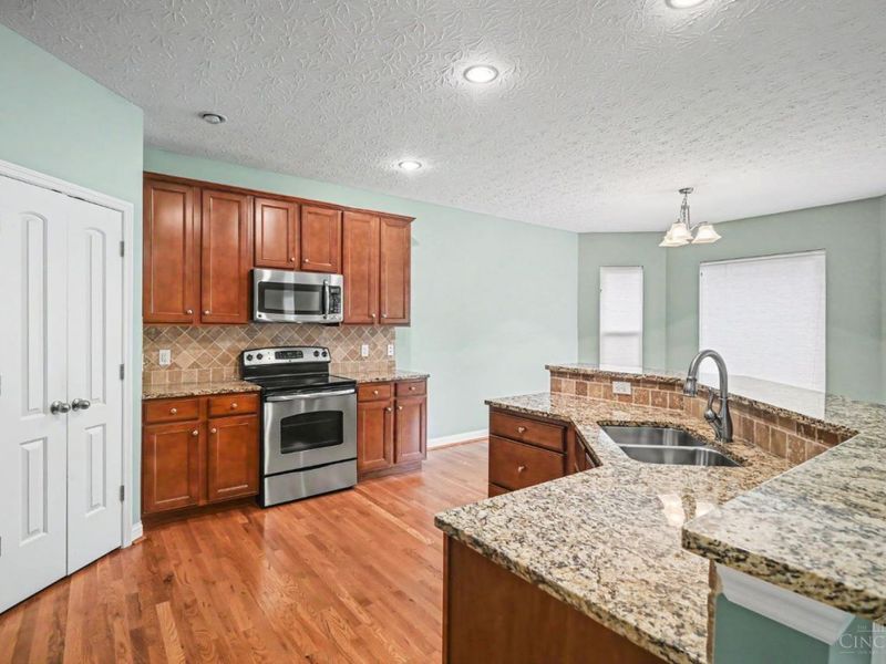 9309 Bennington Way, Clearcreek Twp., OH 45458 Photo 10
