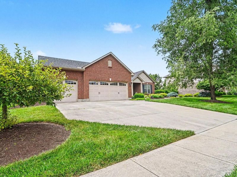 9309 Bennington Way, Clearcreek Twp., OH 45458 Photo 3