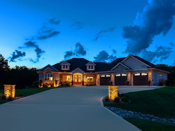 11174 NW 108th Court , Granger, IA 50109