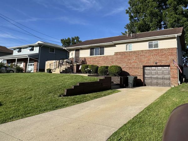 127 Birkewood Rd., Huntington, WV 25705