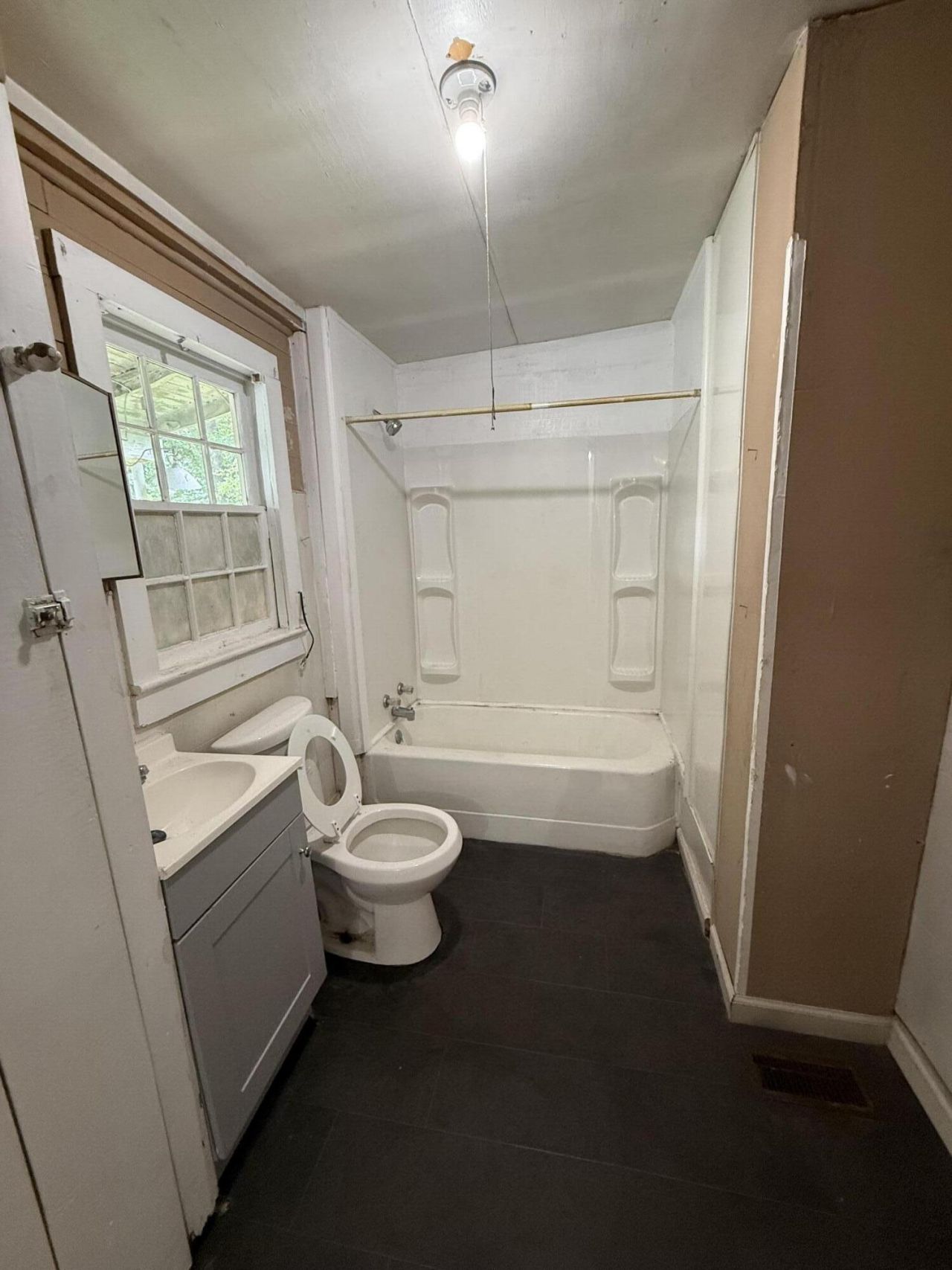 121 W Baruch Street Photo 9