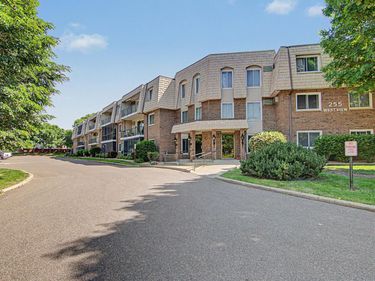 255 Westview Drive, Unit 111, West Saint Paul, MN 55118