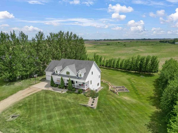 21677 162nd Avenue S, Barnesville, MN 56514