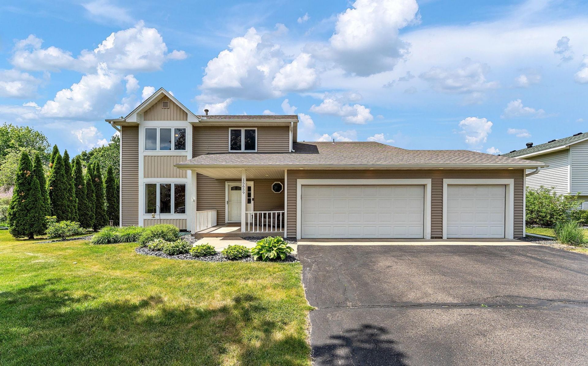 15659 Highview Lane , Apple Valley, MN 55124