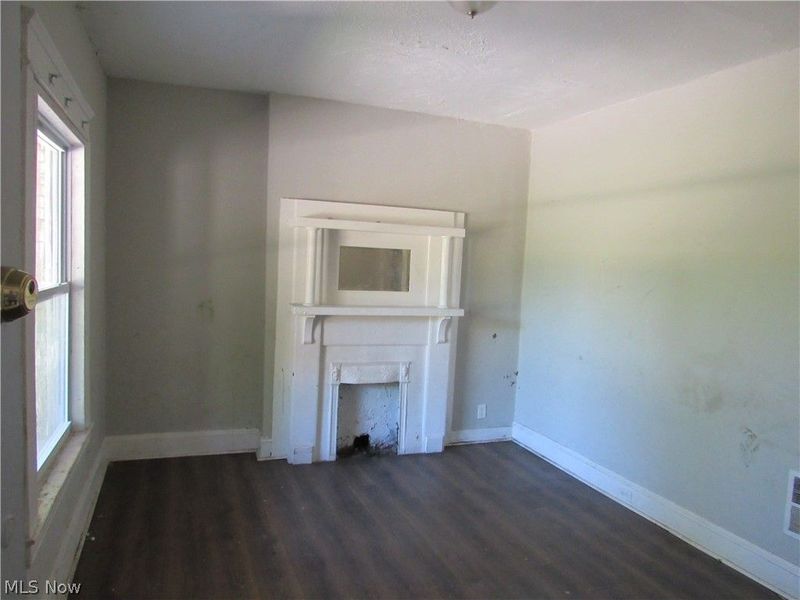 932 Wheelock Road , Cleveland, OH 44103 Photo 2