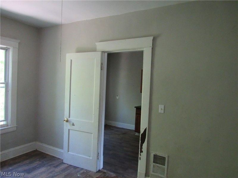 932 Wheelock Road, Cleveland, OH 44103 Photo 25