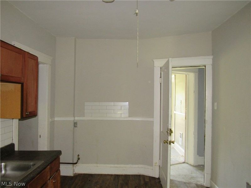 932 Wheelock Road, Cleveland, OH 44103 Photo 27