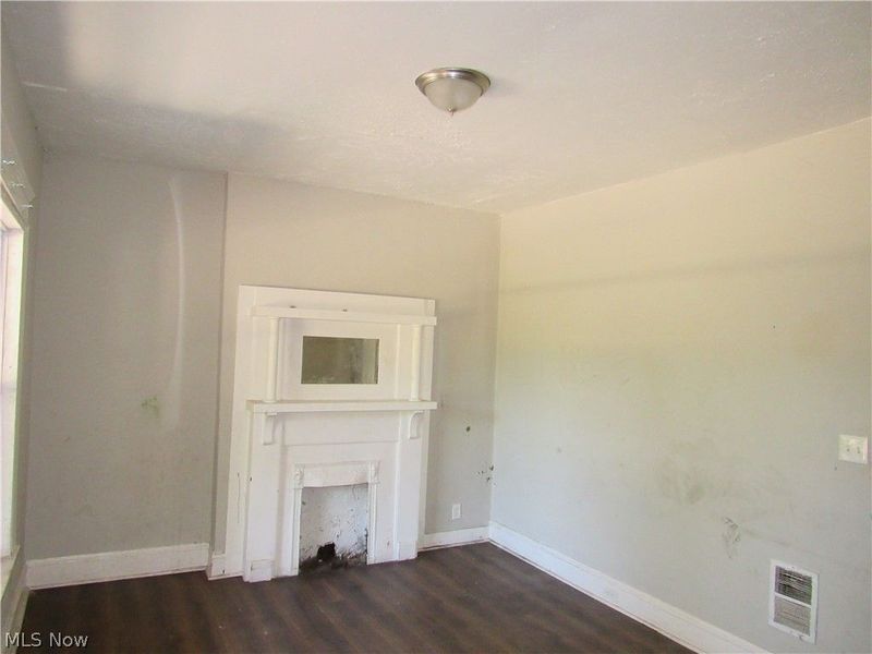 932 Wheelock Road, Cleveland, OH 44103 Photo 3