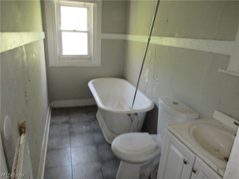 932 Wheelock Road , Cleveland, OH 44103 Photo 5