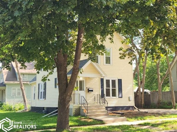 326 1st Street NW, Mason City, IA 50401