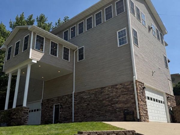 275 Center Point Drive, Montezuma, IA 50171