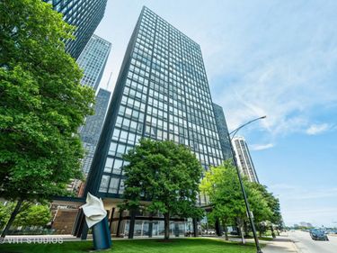 880 N LAKE SHORE Drive, Unit 6H, Chicago, IL 60611