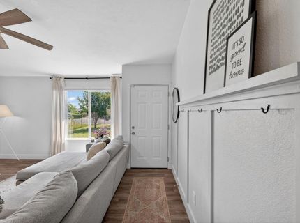 7920 Deer Water Dr, Sacramento, CA 95823 Photo
