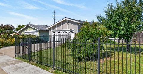 7920 Deer Water Dr, Sacramento, CA 95823 Photo