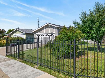7920 Deer Water Dr, Sacramento, CA 95823 Photo