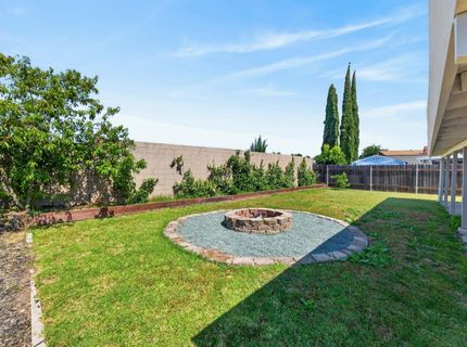 7920 Deer Water Dr, Sacramento, CA 95823 Photo