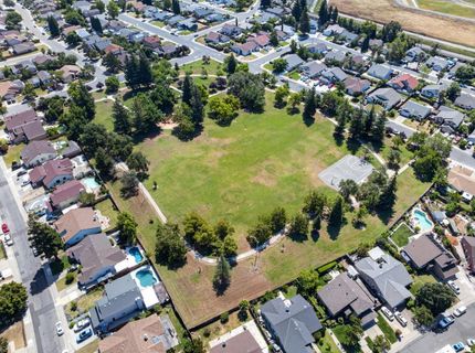 7920 Deer Water Dr, Sacramento, CA 95823 Photo