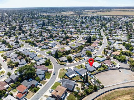 7920 Deer Water Dr, Sacramento, CA 95823 Photo