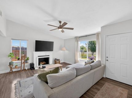 7920 Deer Water Dr, Sacramento, CA 95823 Photo