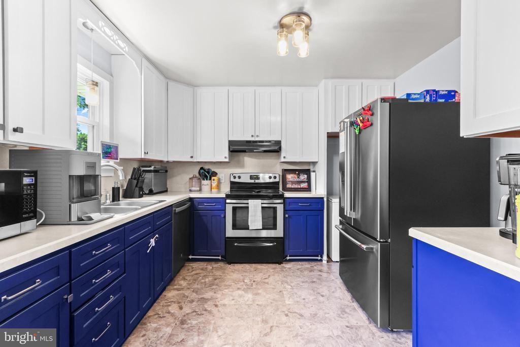 439 BATH AVENUE, CATASAUQUA, PA 18032