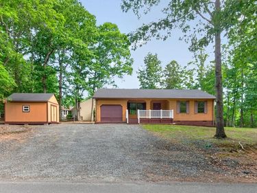 2 ASHTON RD, PALMYRA, VA 22963