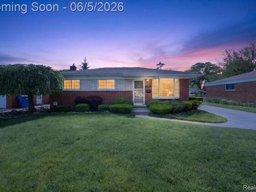 31561 Tecla Drive, Warren, MI 48088