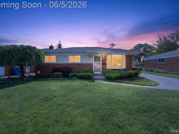 31561 Tecla Drive, Warren, MI 48088