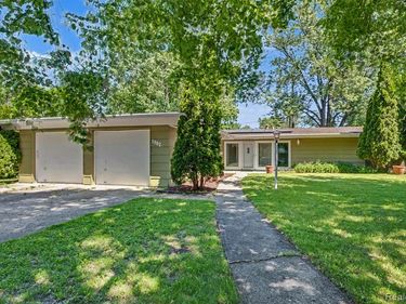 1902 Windsor Lane , Flint, MI 48507
