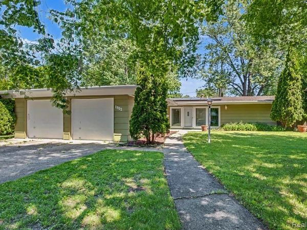 1902 Windsor Lane, Flint, MI 48507