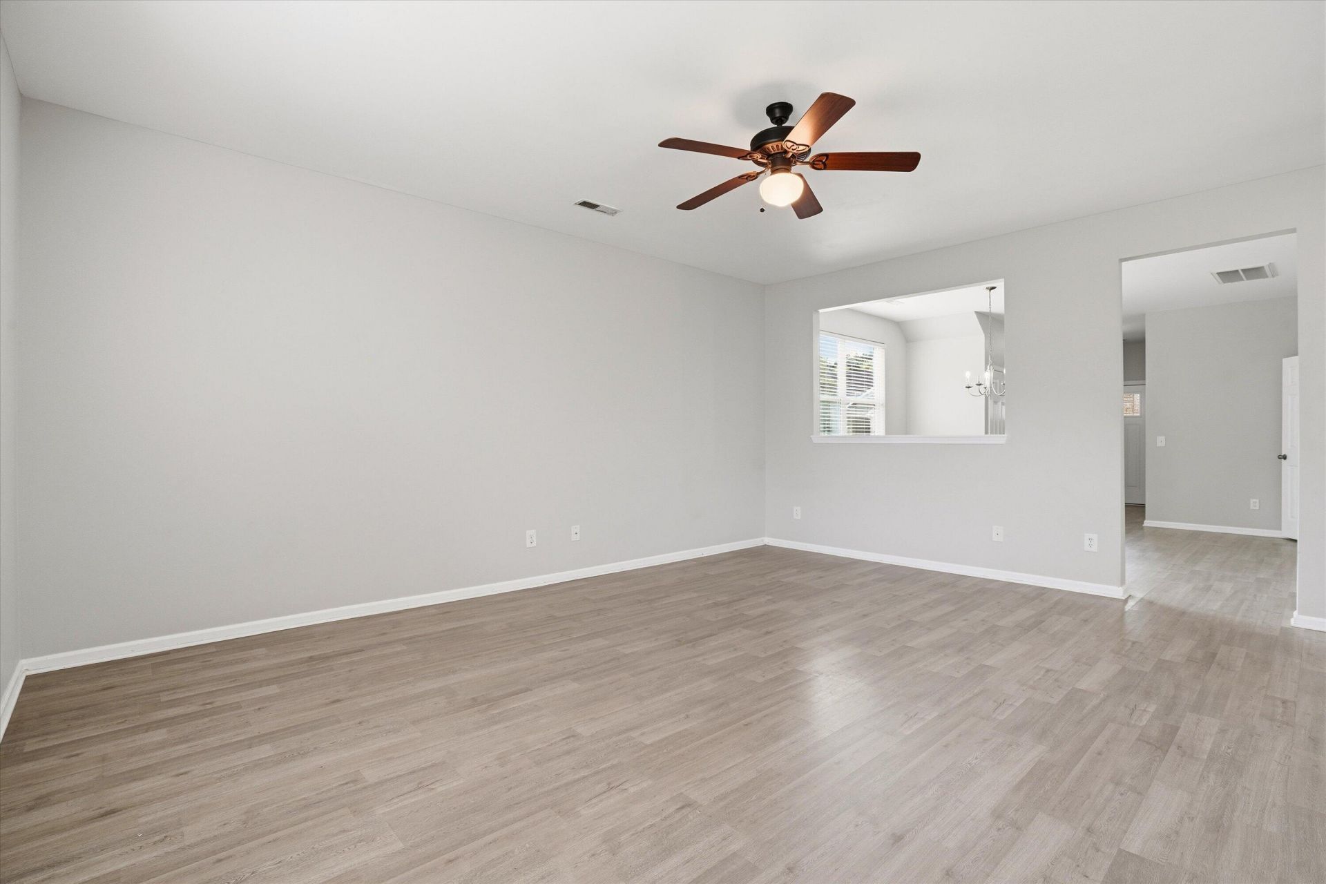 9665 Godwin Street Photo 12