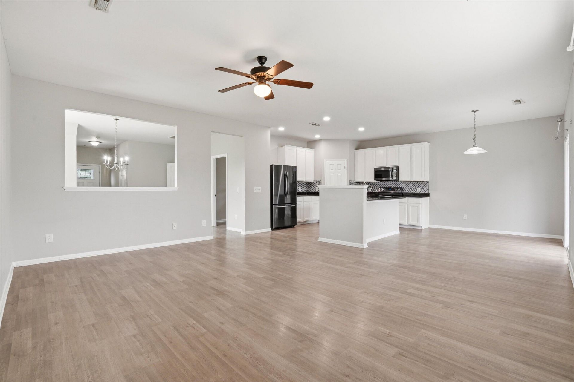 9665 Godwin Street Photo 14
