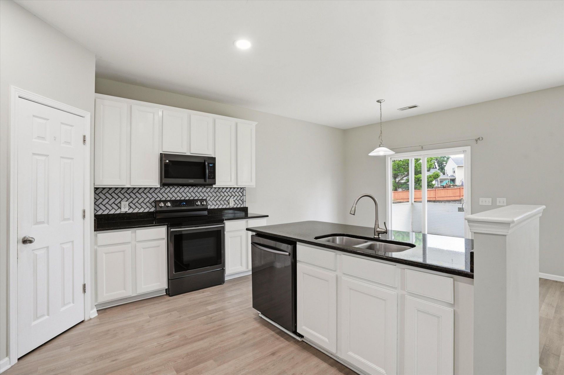9665 Godwin Street Photo 17