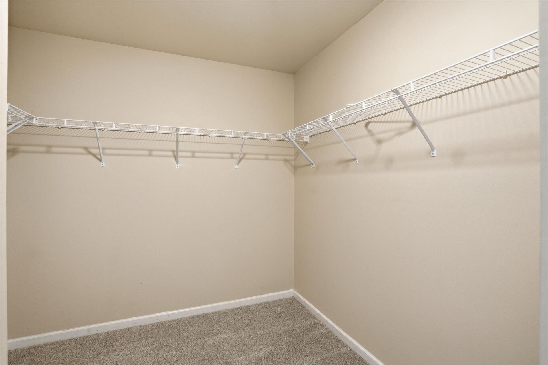 9665 Godwin Street Photo 31