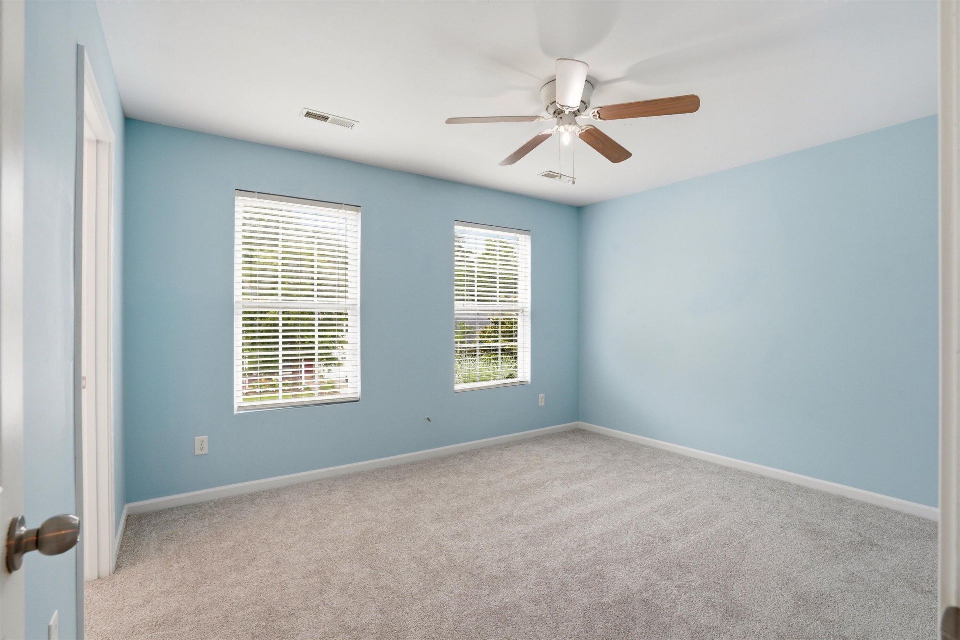 9665 Godwin Street Photo 32