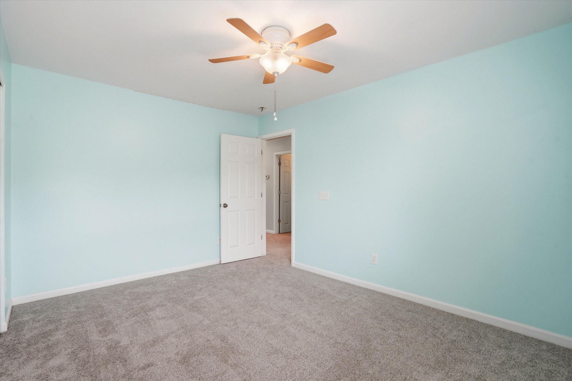 9665 Godwin Street Photo 35