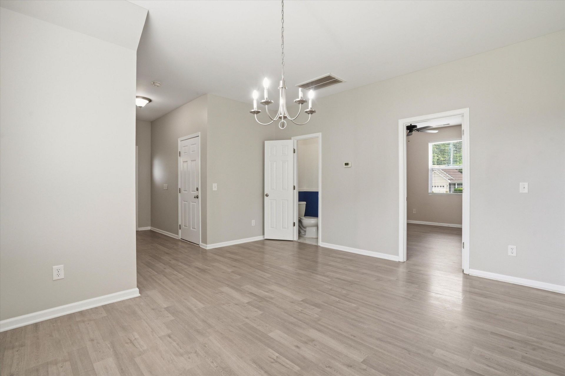 9665 Godwin Street Photo 7