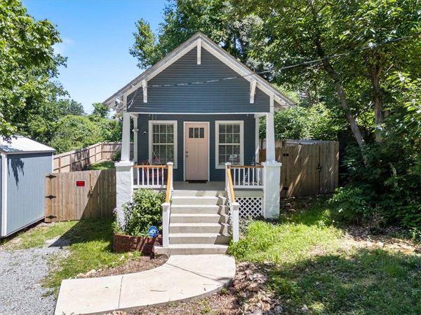209 W Tahlequah Street , Siloam Springs, AR 72761