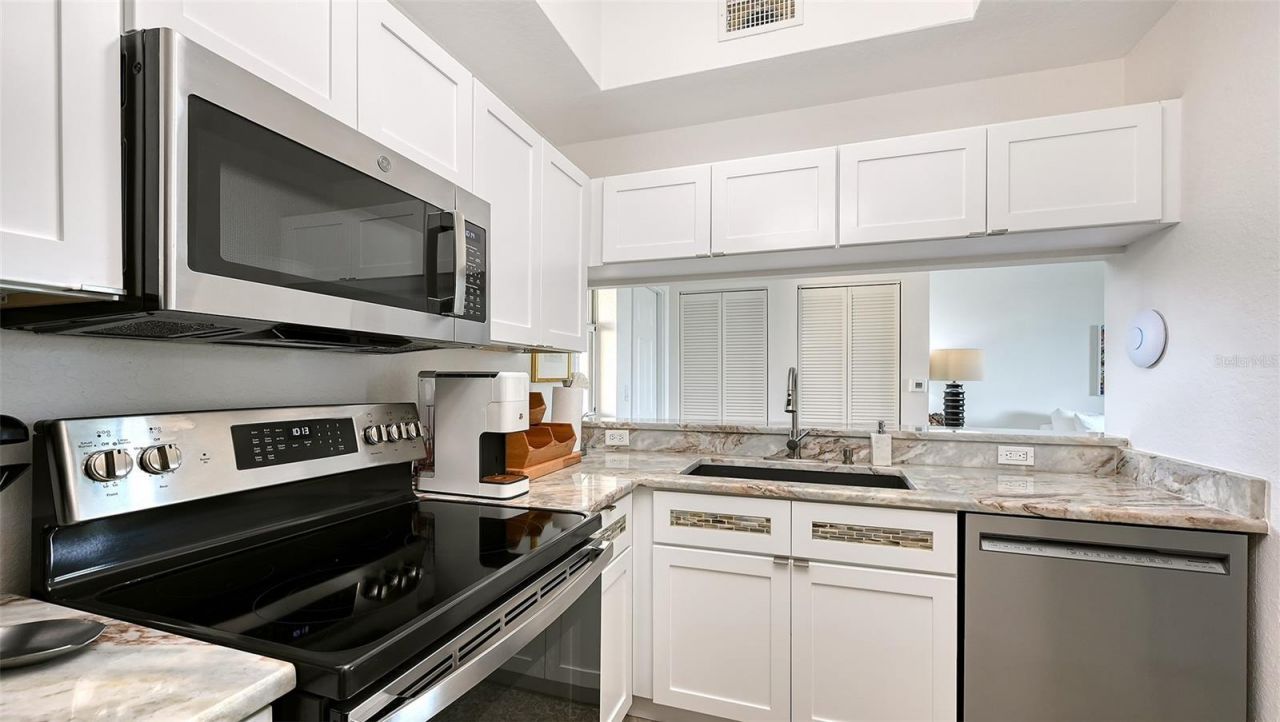 1268 11th Street , Unit 2404, Sarasota, FL 34236 Photo