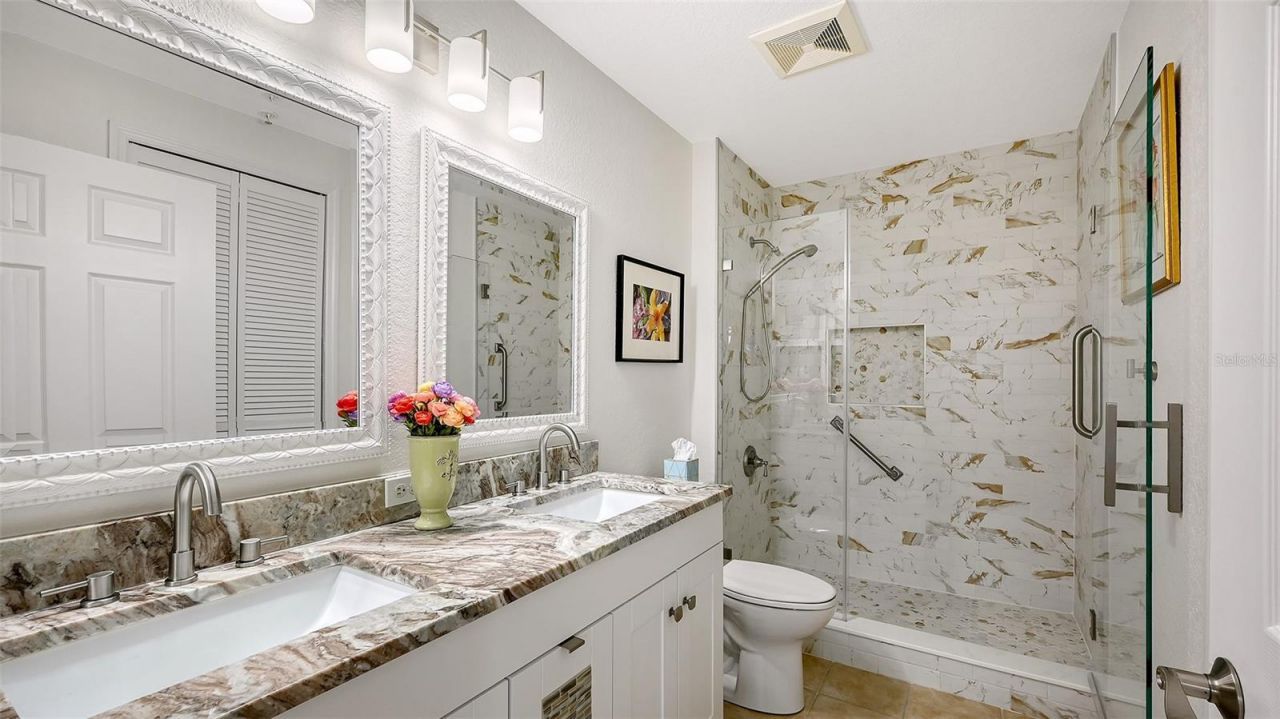1268 11th Street , Unit 2404, Sarasota, FL 34236 Photo