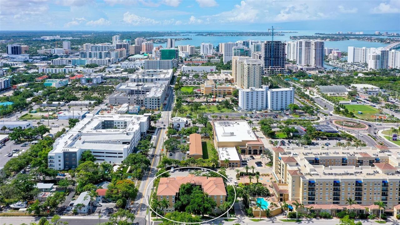 1268 11th Street , Unit 2404, Sarasota, FL 34236 Photo
