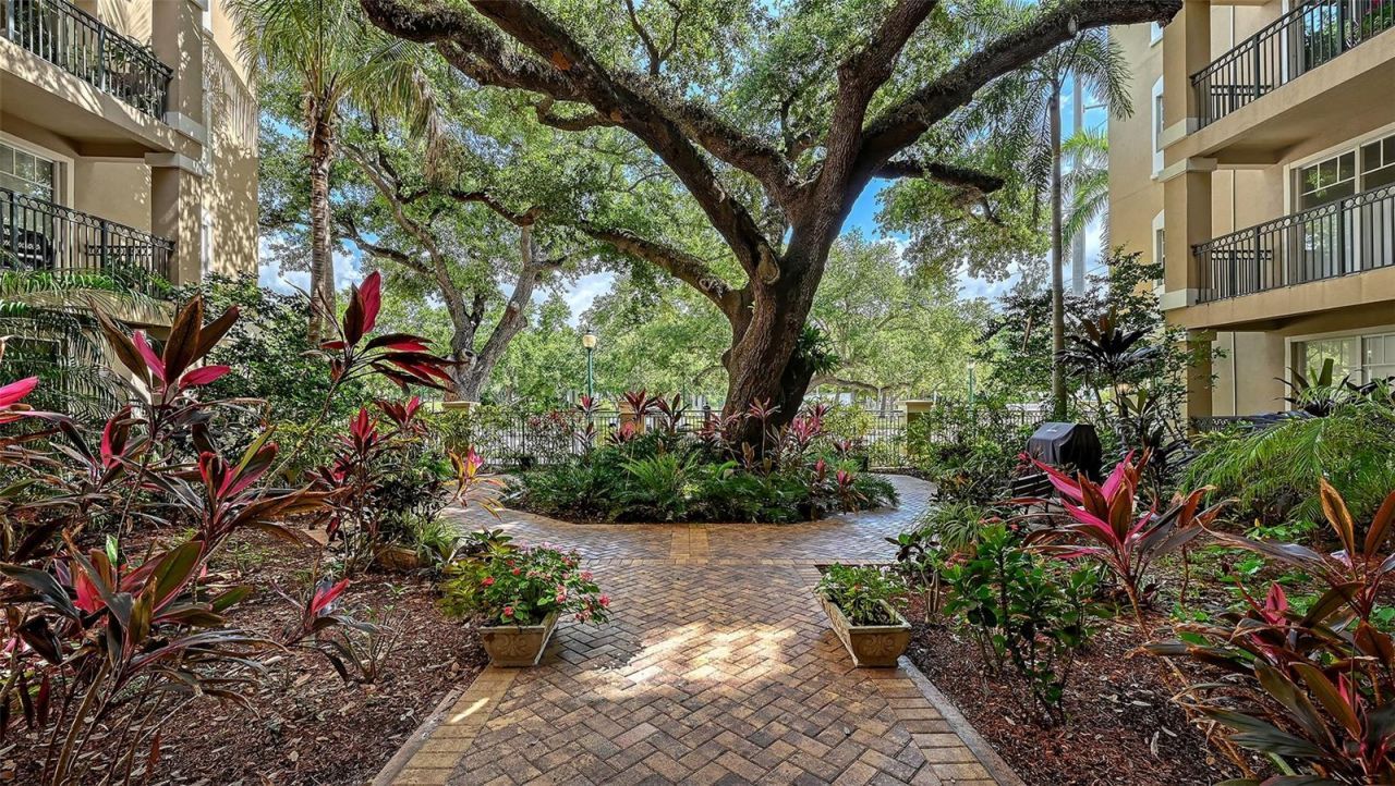 1268 11th Street , Unit 2404, Sarasota, FL 34236 Photo