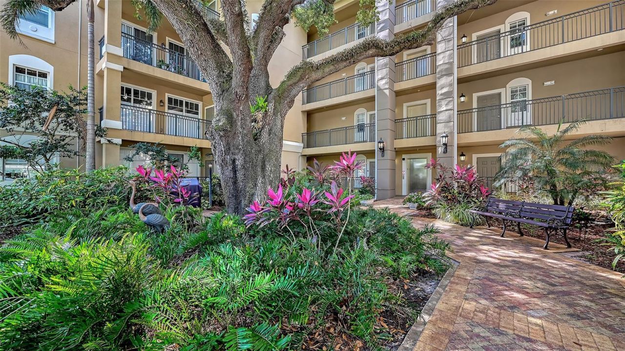 1268 11th Street , Unit 2404, Sarasota, FL 34236 Photo